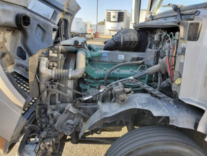 an image of Santa Barbara mobile truck engine repair.